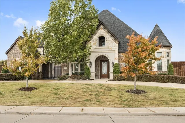 $785,000 | 917 Wood Hollow Way, DeSoto, TX 75115