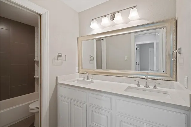 $785,000 | 917 Wood Hollow Way, DeSoto, TX 75115