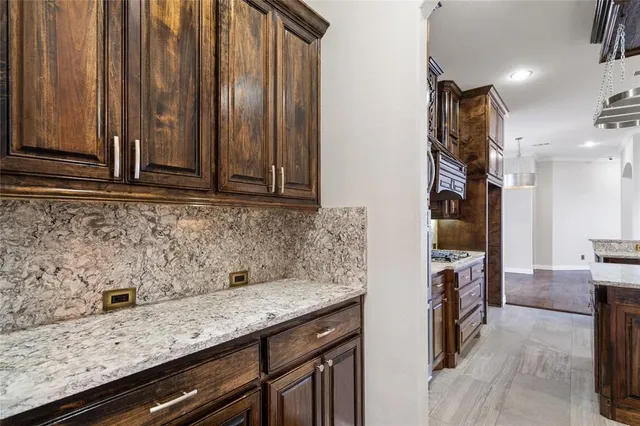 $785,000 | 917 Wood Hollow Way, DeSoto, TX 75115