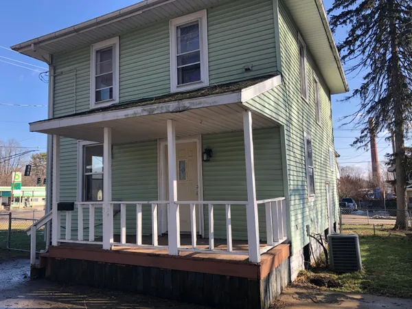 $141,000 | 315 Red Bud Trail North, Buchanan, MI 49107