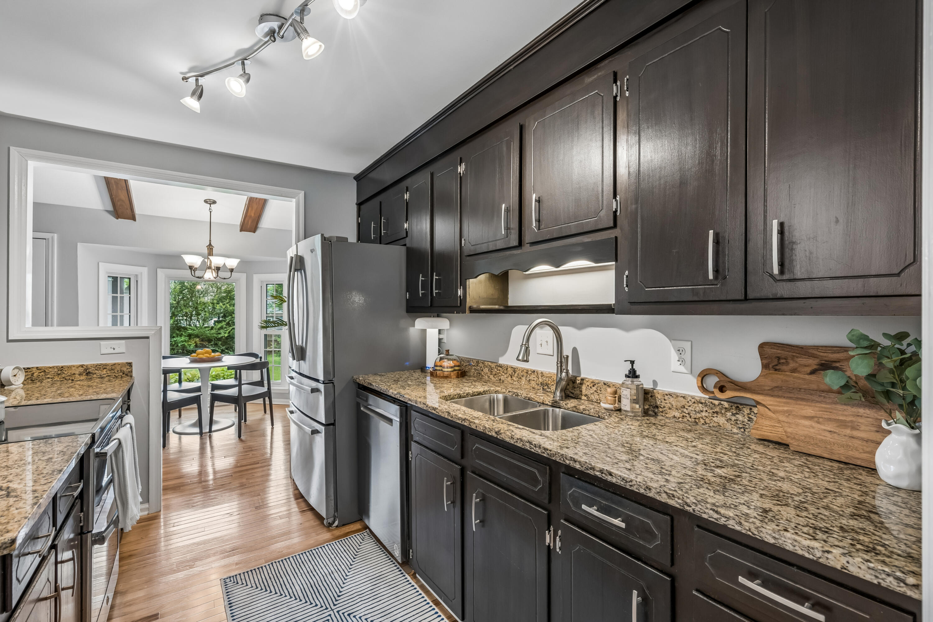 952 Anchor Road Charleston, SC 29412 - Photo 17 of 52 Kitchen to Dining