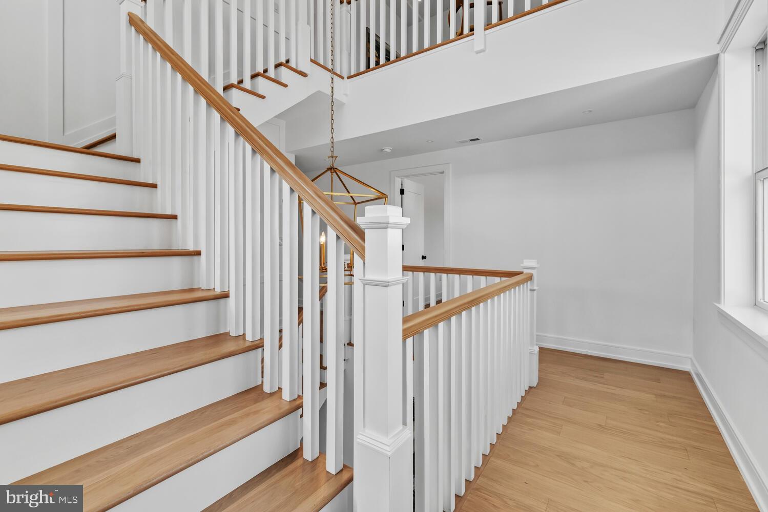 14 Pelham Road Philadelphia, PA 19119 - Photo 40 of 49 a view of entryway