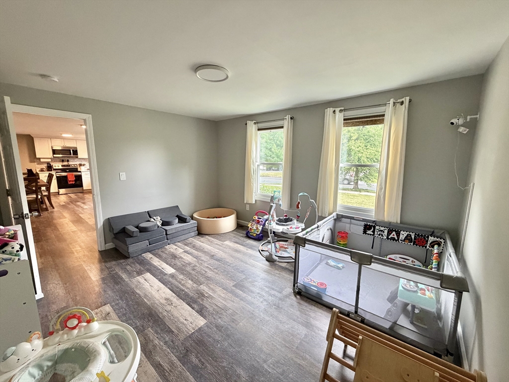 412 Island Pond Road Springfield, MA 01118 - Photo 9 of 17