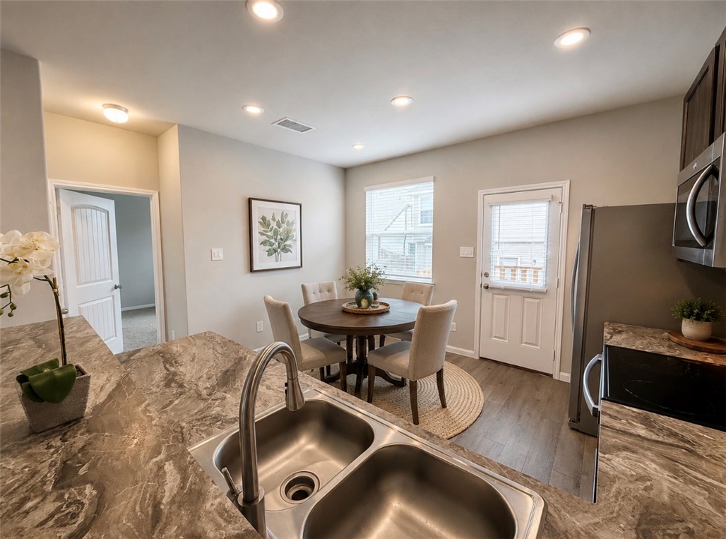 984 Rice Drive Bryan, TX 77803 - Photo 7 of 23 Gallery Image 7