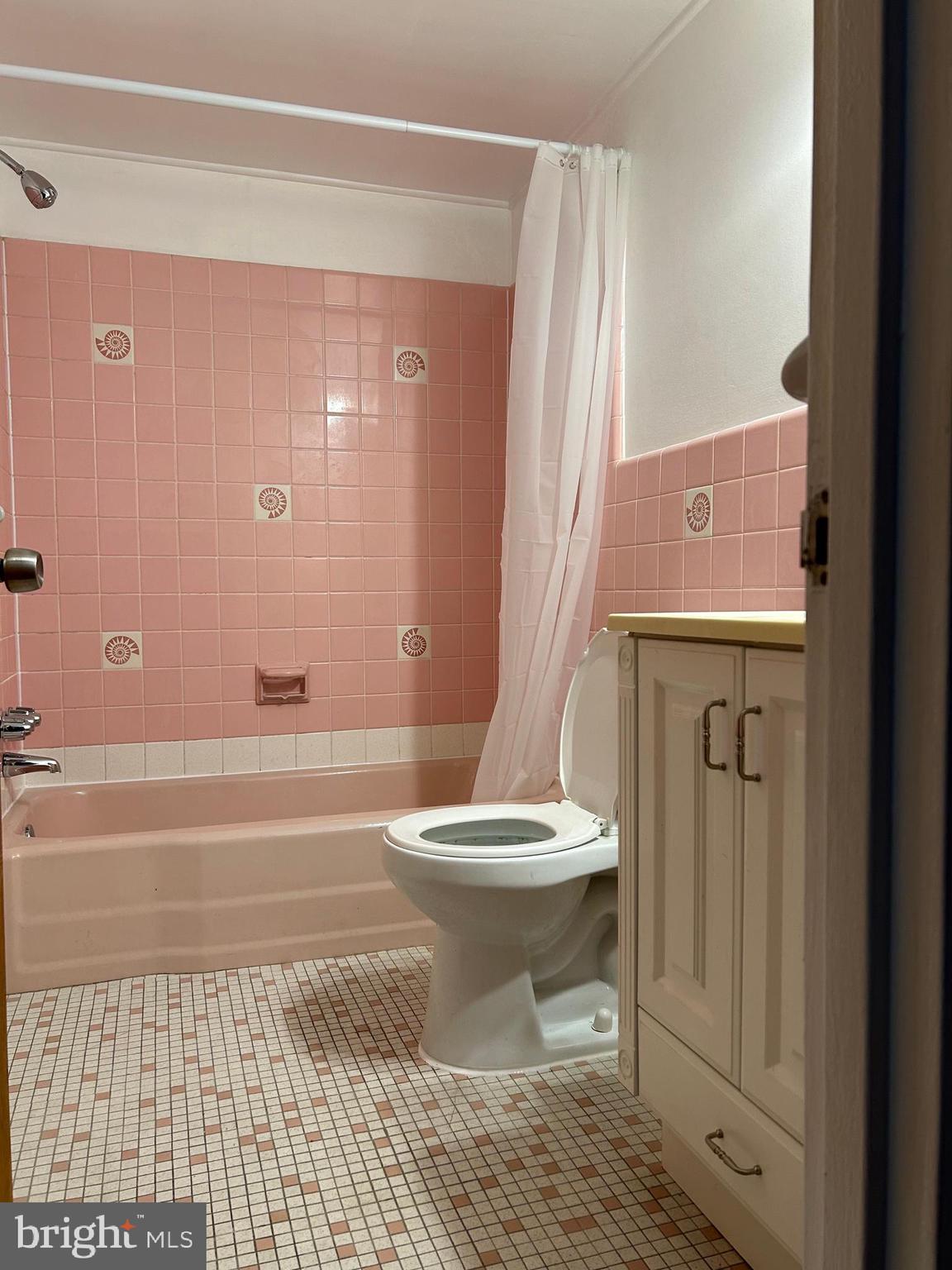 650 Brooke Road, Unit B13 Glenside, PA 19038 - Photo 11 of 13 Gallery Image 11