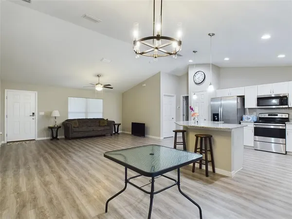 $1,800 | 10102 Southwest 188th Circle, Dunnellon, FL 34432