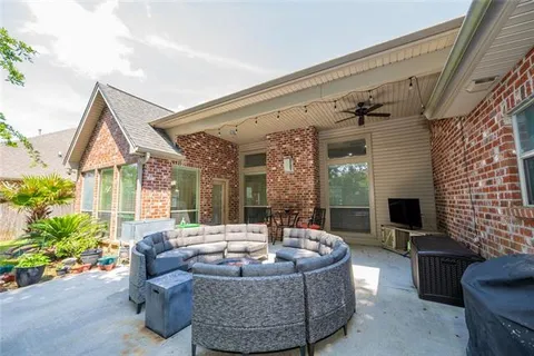 $384,999 | 650 Highlands Drive, Slidell, LA 70458