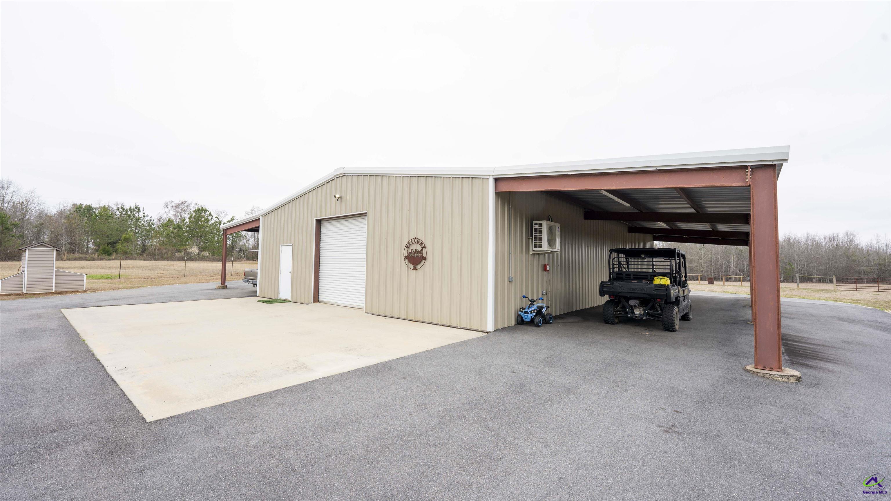 500 Old Milledgeville Road Cochran, GA 31014 - Photo 18 of 48 a view of car garage