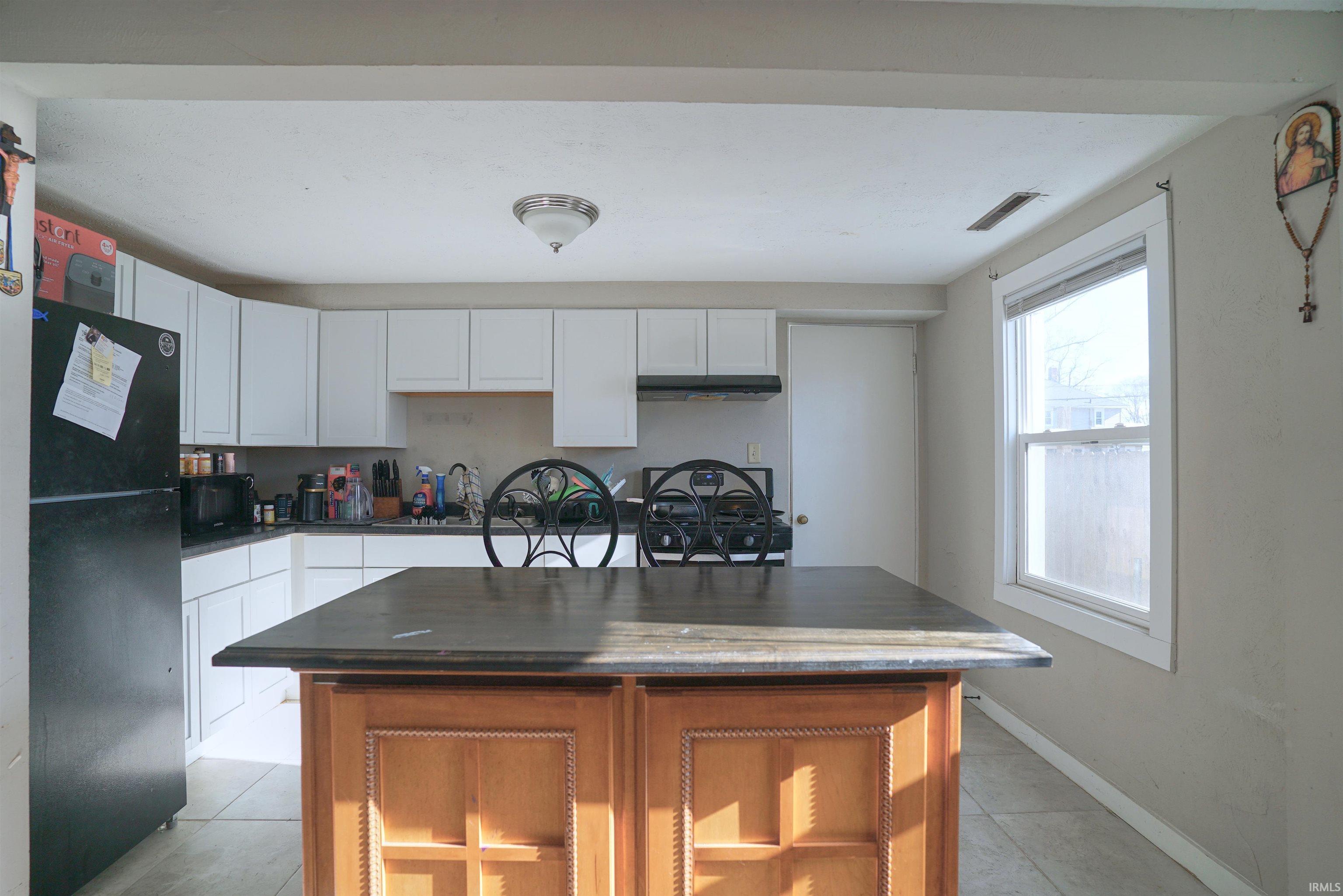 1122 Fremont Street South Bend, IN 46628 - Photo 4 of 11