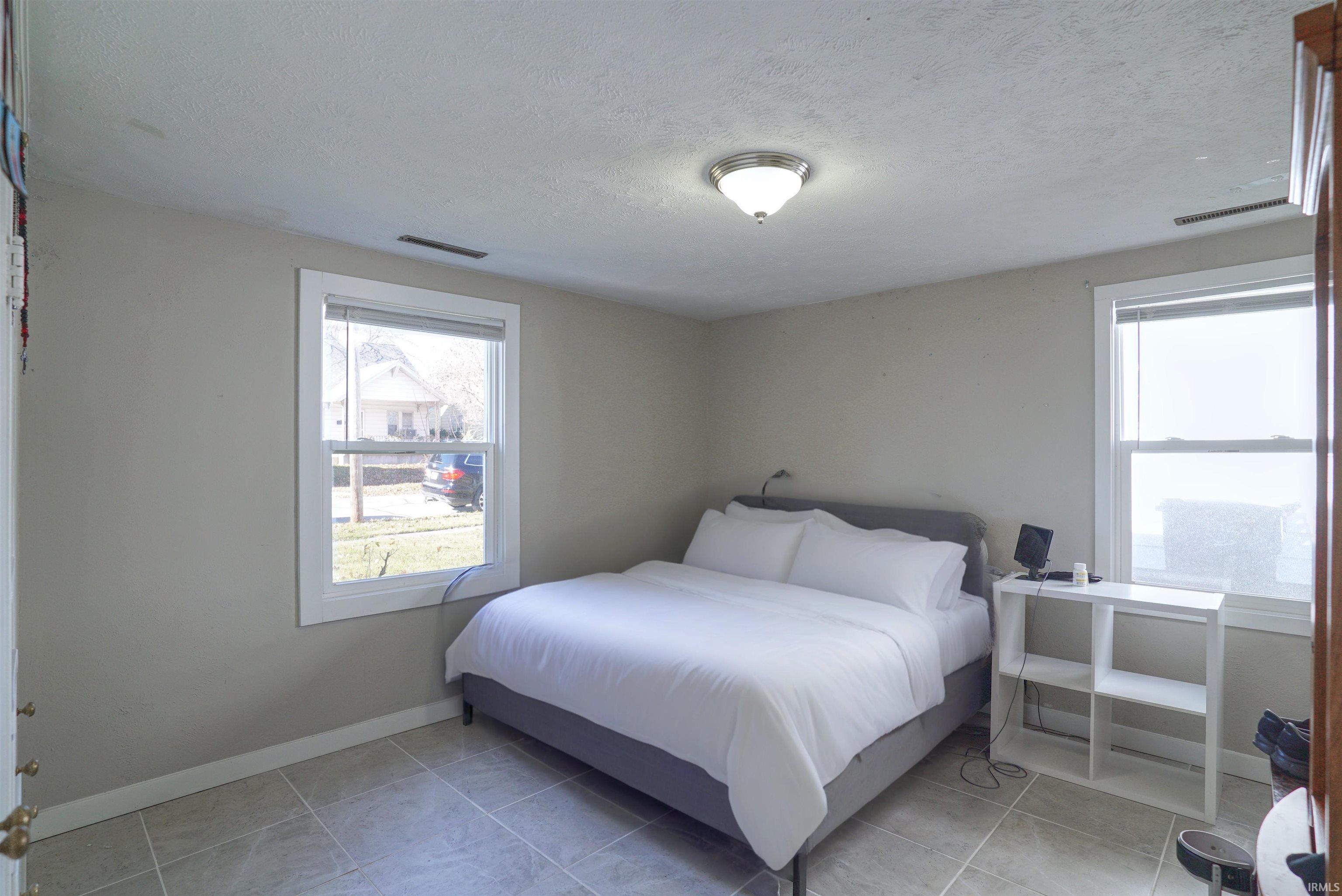 1122 Fremont Street South Bend, IN 46628 - Photo 5 of 11