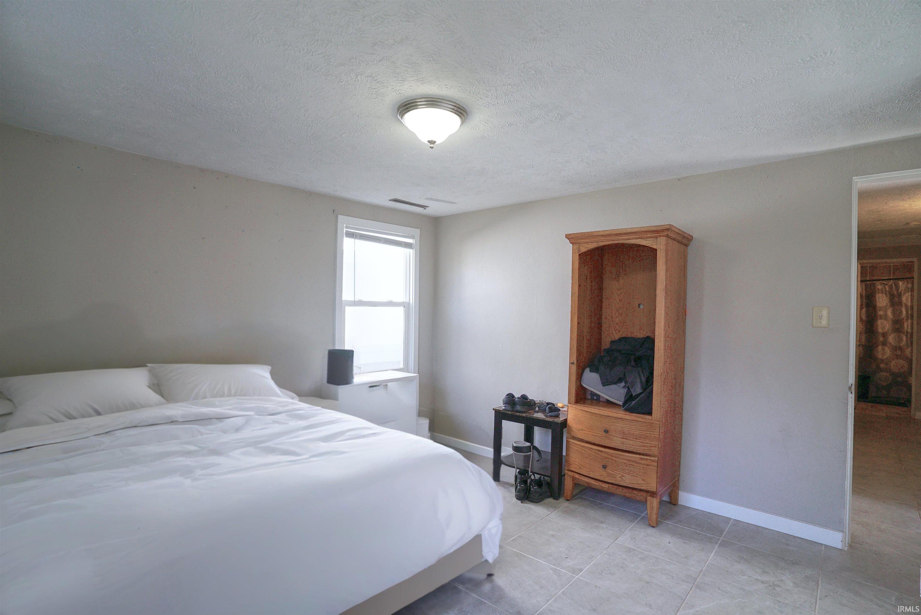 1122 Fremont Street South Bend, IN 46628 - Photo 6 of 11