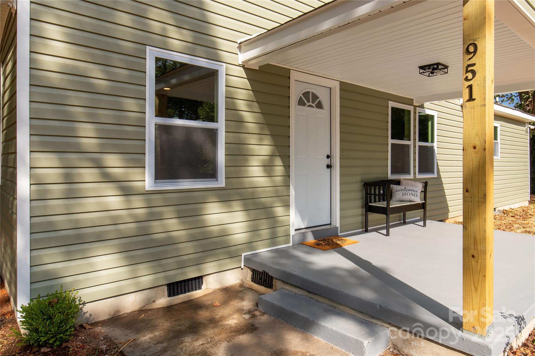 a house view with a outdoor space