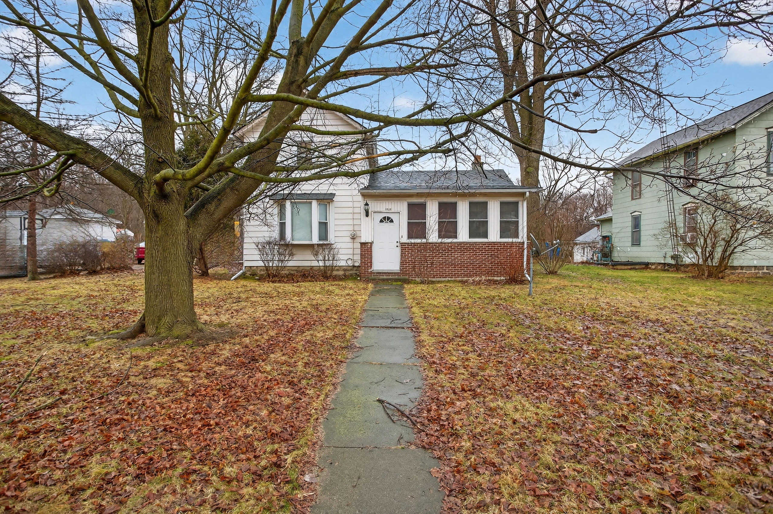 2013 Cooper Street Jackson, MI 49202 - Photo 3 of 27 2013 Cooper Rd, Jackson, MI 49202