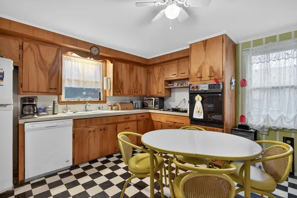 $124,900 | 2013 Cooper Street, Jackson, MI 49202