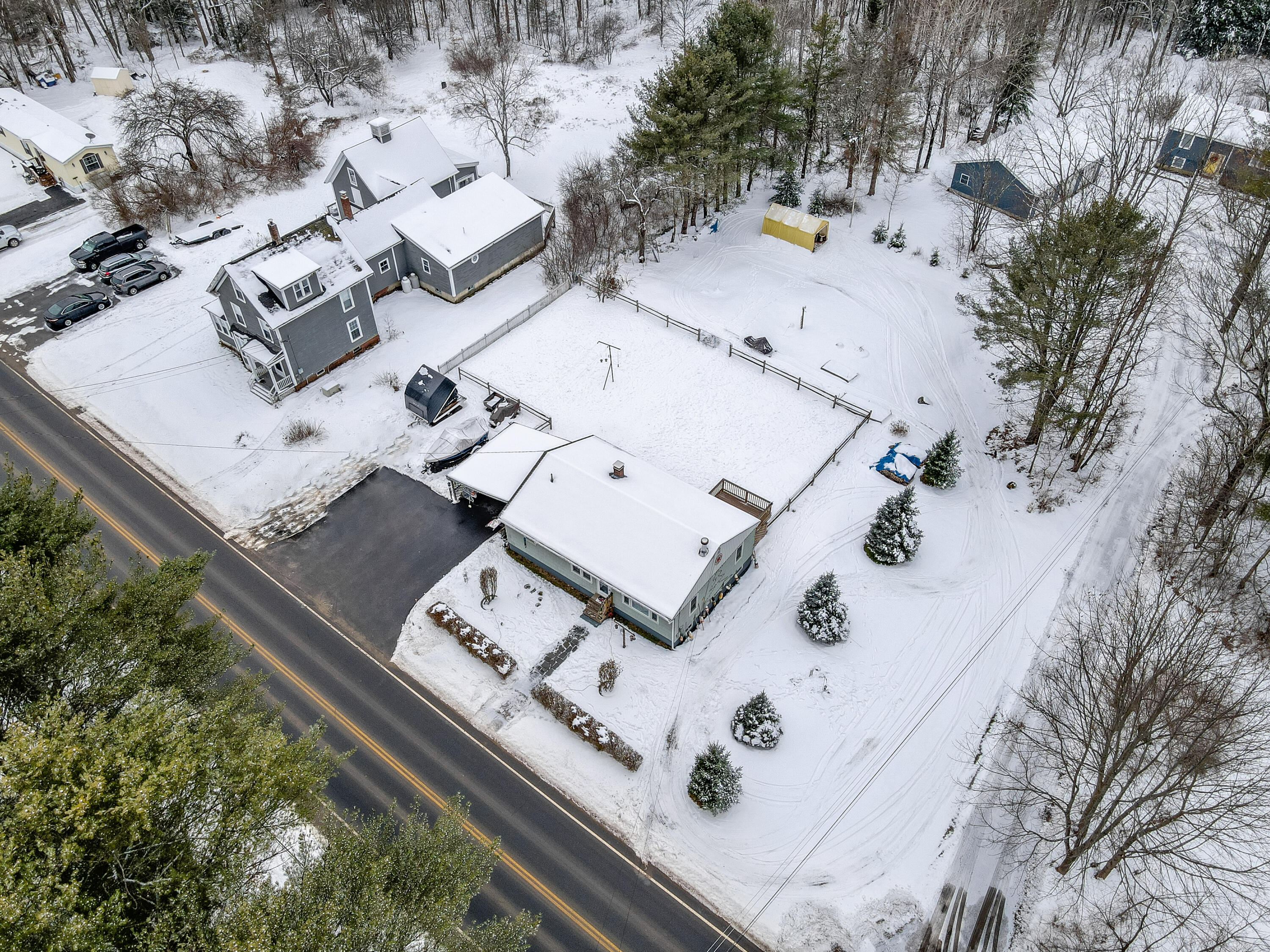 590 River Road Topsham, ME 04086 - Photo 2 of 16 5