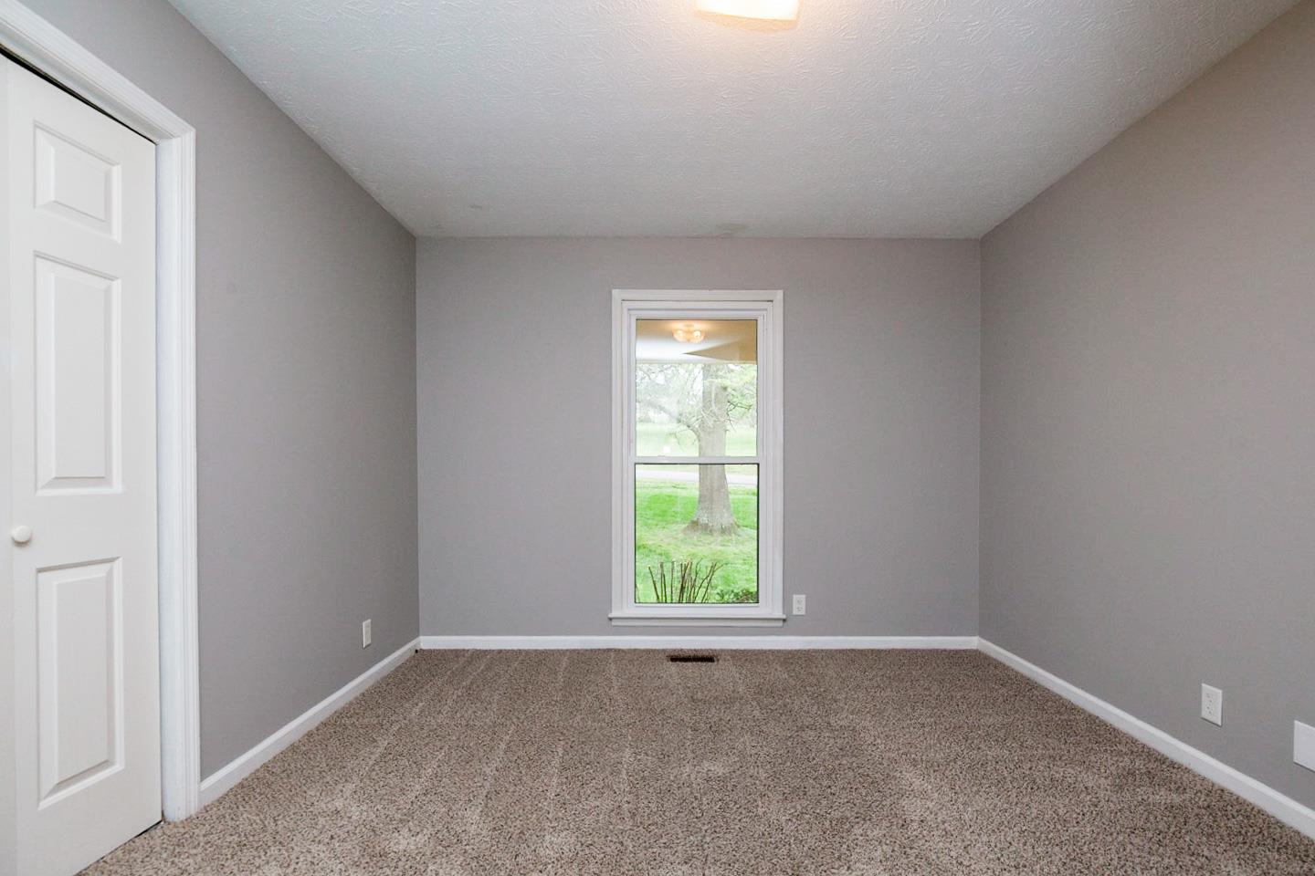 794 Spring Circle Springfield, TN 37172 - Photo 12 of 16 an empty room with a window