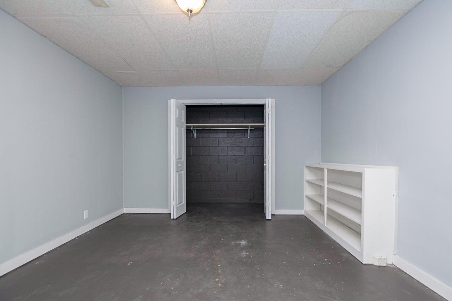 794 Spring Circle Springfield, TN 37172 - Photo 14 of 16 an empty room with closet