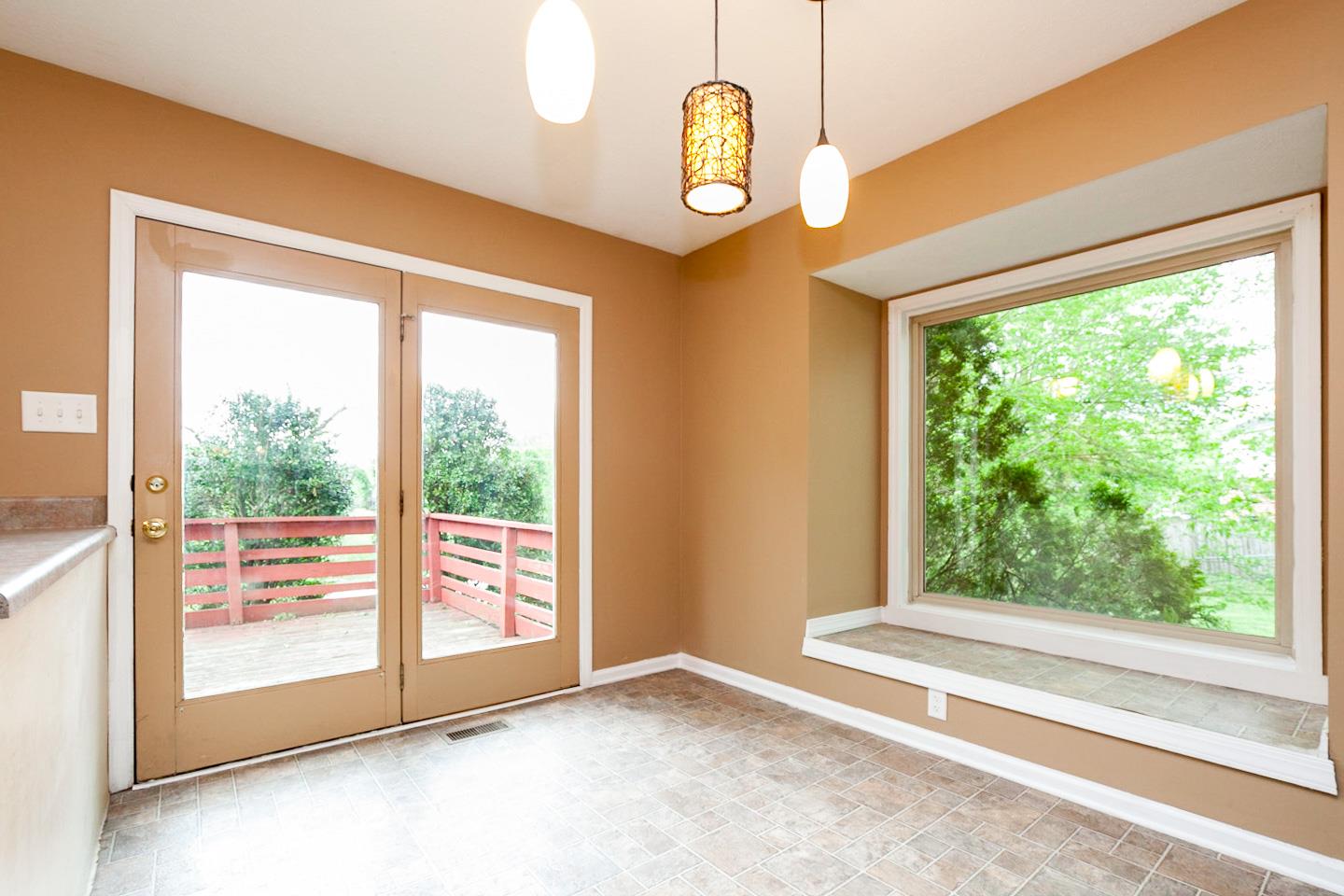 794 Spring Circle Springfield, TN 37172 - Photo 3 of 16 a view of livingroom with front door