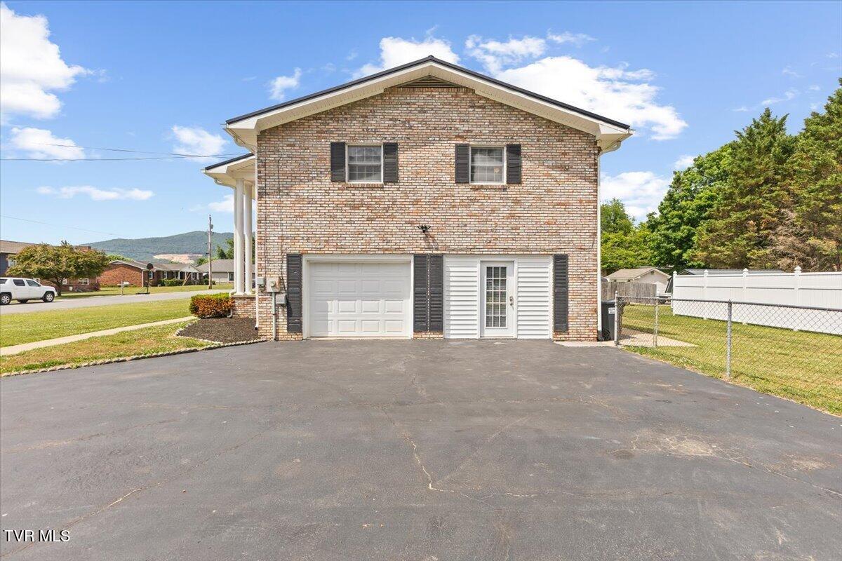 1012 South Gate Drive Elizabethton, TN 37643 - Photo 45 of 58 45-128A0897