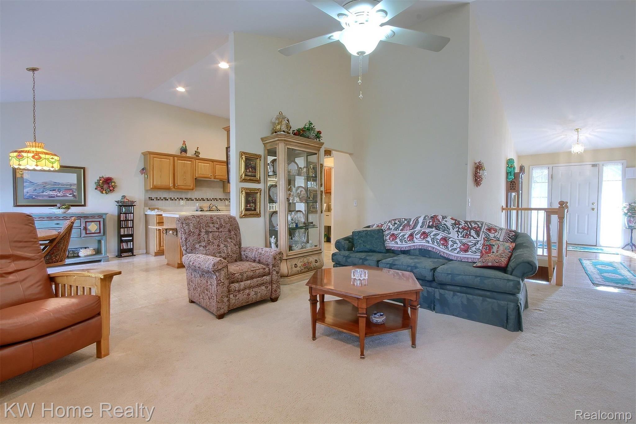 22441 Timber Ridge Court Trenton, MI 48183 - Photo 8 of 29 8-Great Room 4th View.jpg