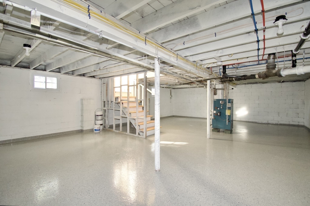 158 Gilbert Avenue Springfield, MA 01119 - Photo 26 of 30 a view of a studio with wooden floor