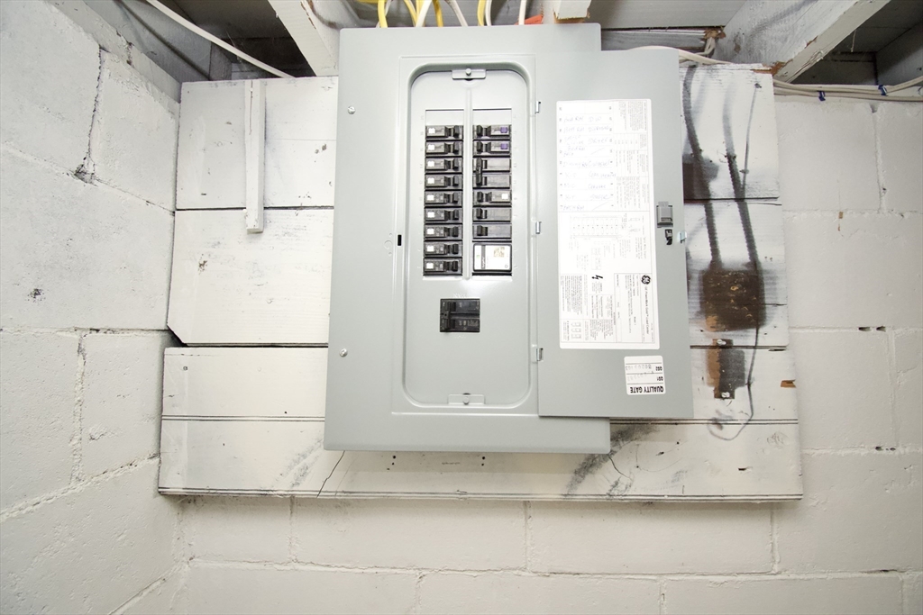 158 Gilbert Avenue Springfield, MA 01119 - Photo 27 of 30