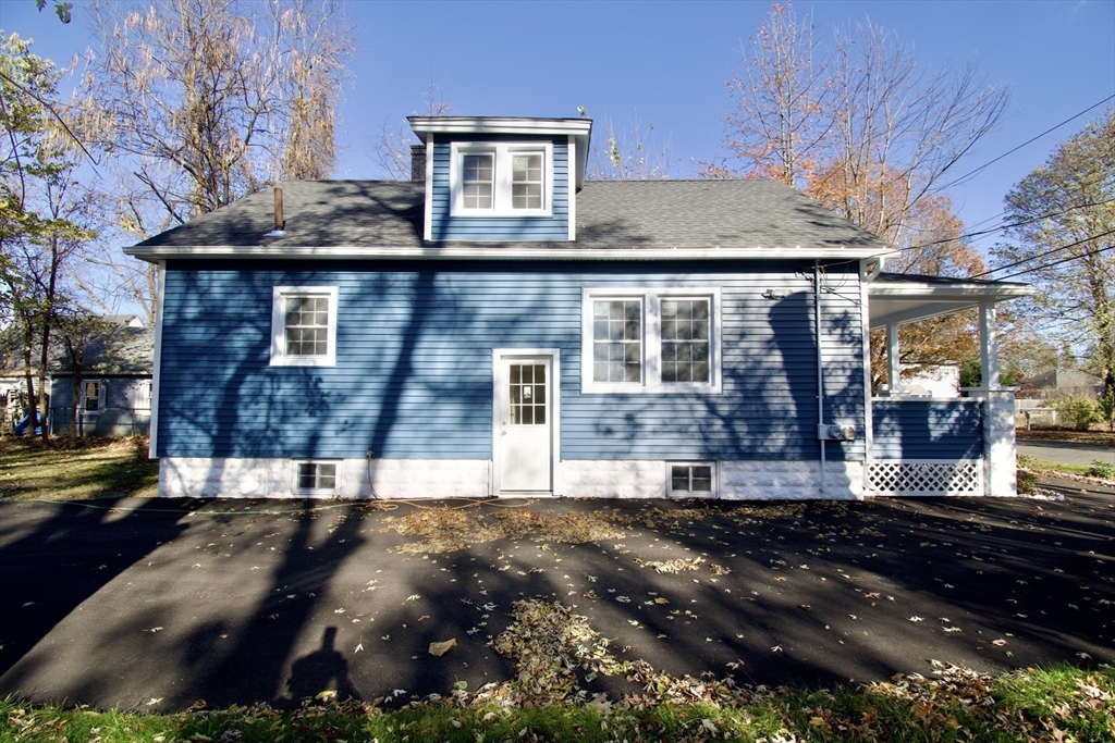 158 Gilbert Avenue Springfield, MA 01119 - Photo 28 of 30 a view of a large building