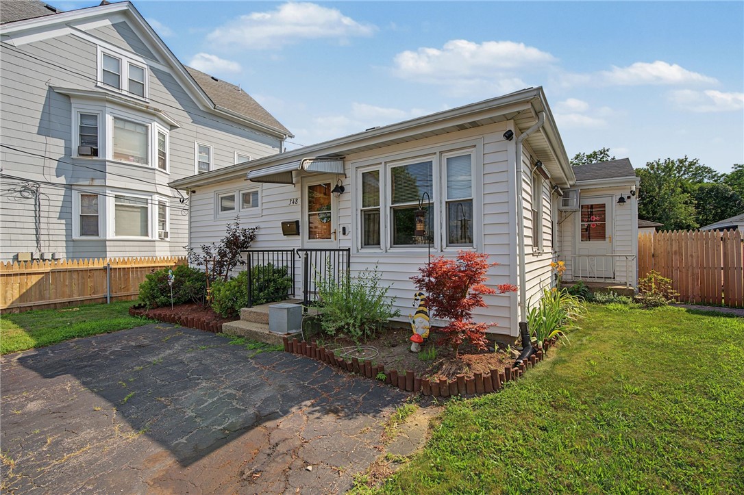 348 Park Place Woonsocket, RI 02895 - Photo 4 of 39 Gallery Image 4