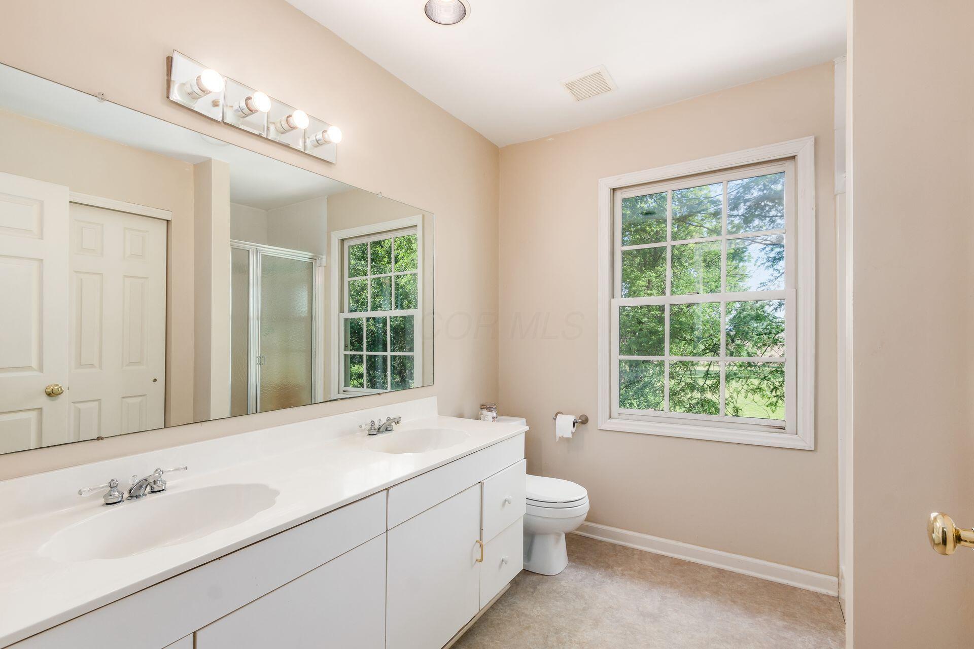 9152 Burgett Road Orient, OH 43146 - Photo 39 of 47 Upstairs hall bath