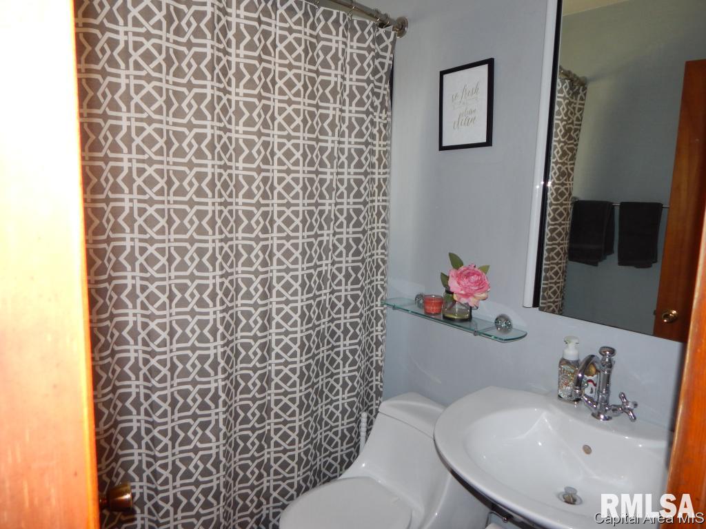 3642 Lancaster Road Springfield, IL 62703 - Photo 12 of 17