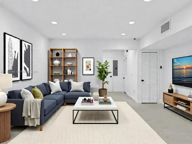 $4,000 | 107 Central Avenue, Delray Beach, FL 33483