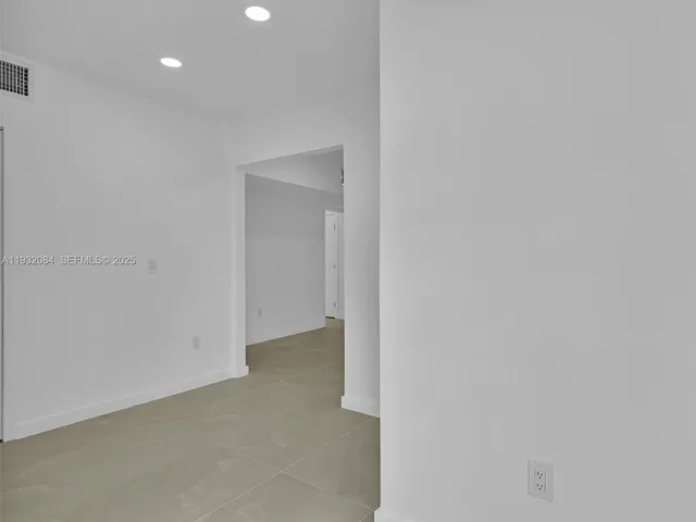 $4,000 | 107 Central Avenue, Delray Beach, FL 33483