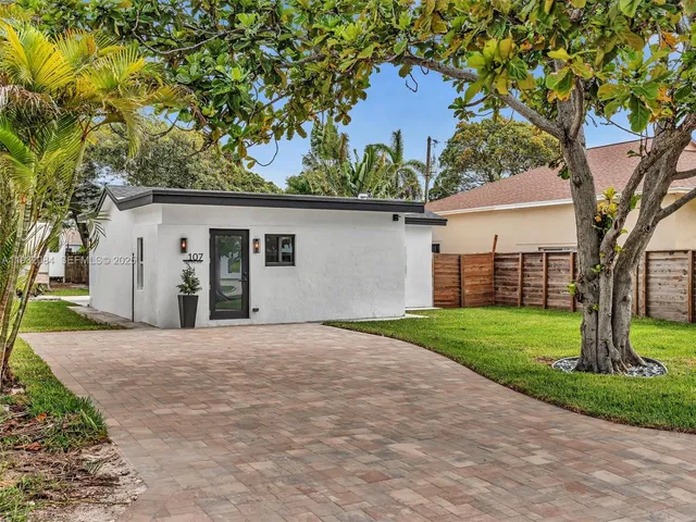 $4,000 | 107 Central Avenue, Delray Beach, FL 33483