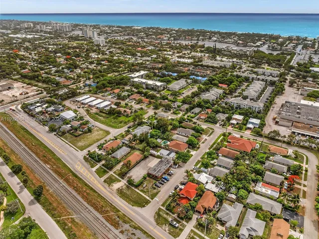 $4,000 | 107 Central Avenue, Delray Beach, FL 33483