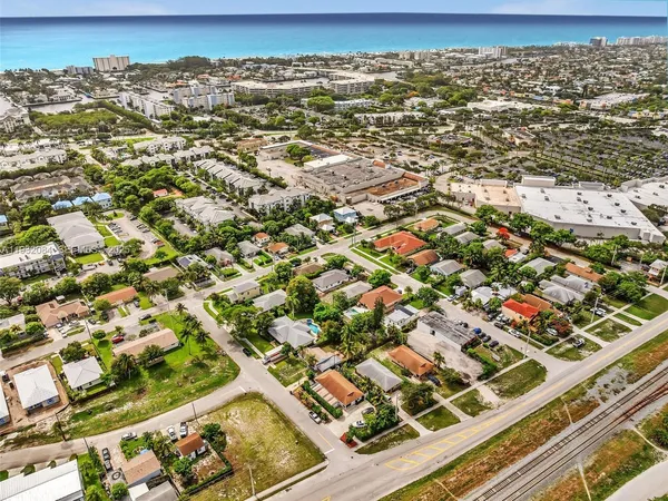 $4,000 | 107 Central Avenue, Delray Beach, FL 33483