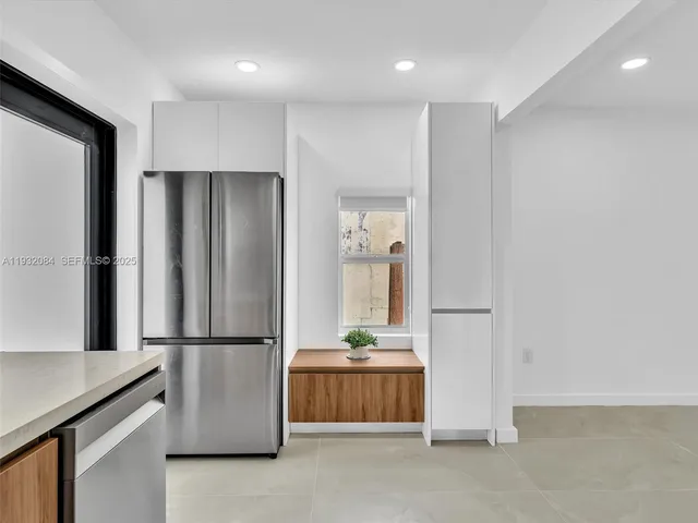 $4,000 | 107 Central Avenue, Delray Beach, FL 33483