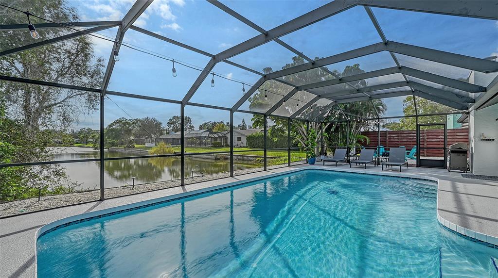 3924 Helene Street Sarasota, FL 34233 - Photo 45 of 53 a view of a backyard