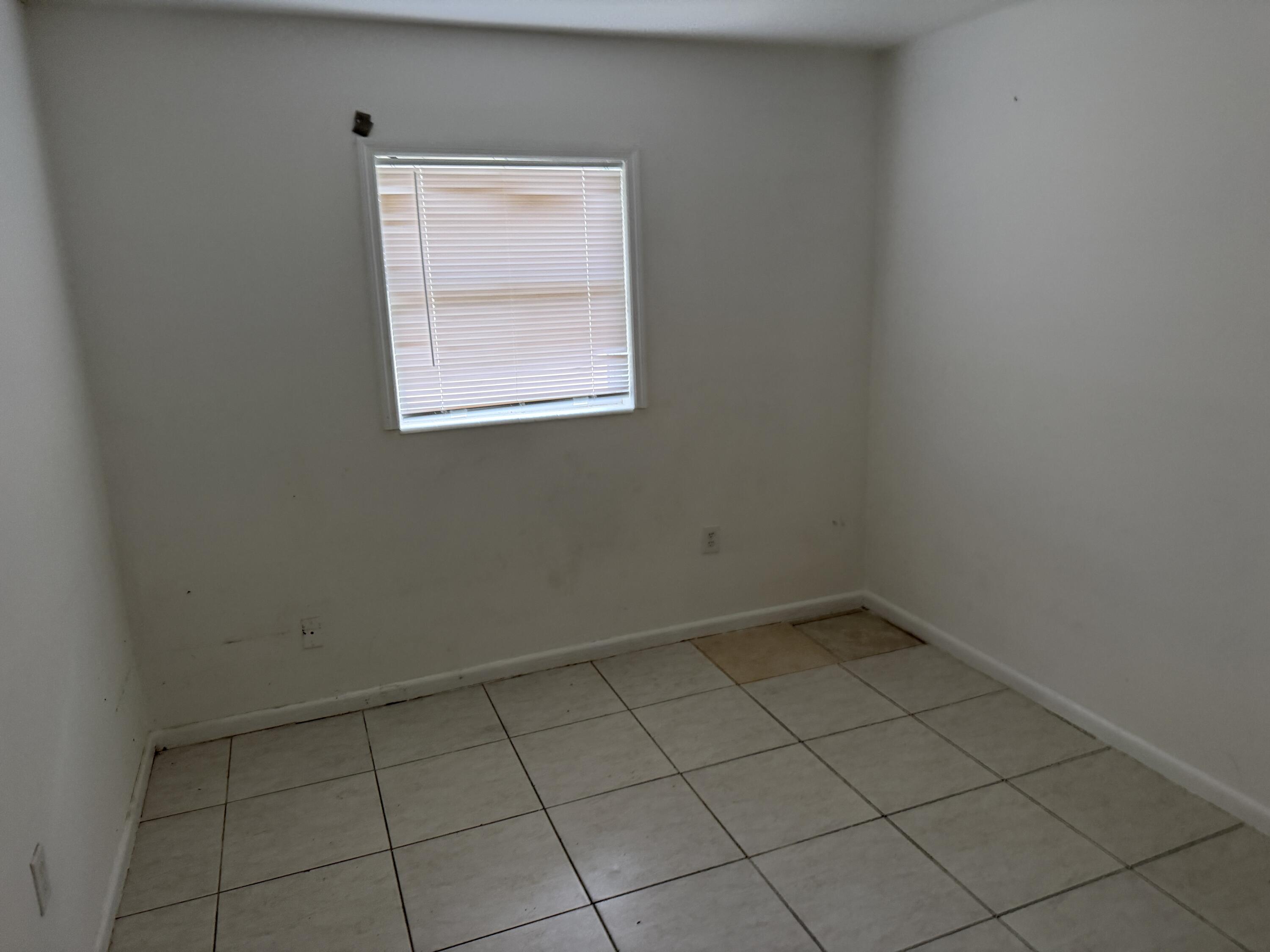 115 Maple Avenue Fort Pierce, FL 34982 - Photo 6 of 9 IMG_3061