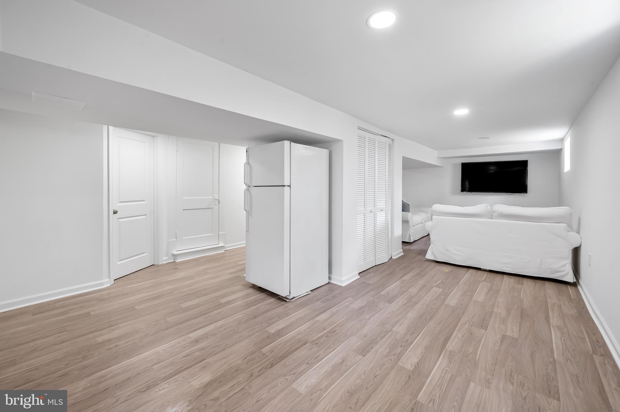 630 Dunkirk Road Baltimore, MD 21212 - Photo 28 of 36 a view of a livingroom with wooden floor