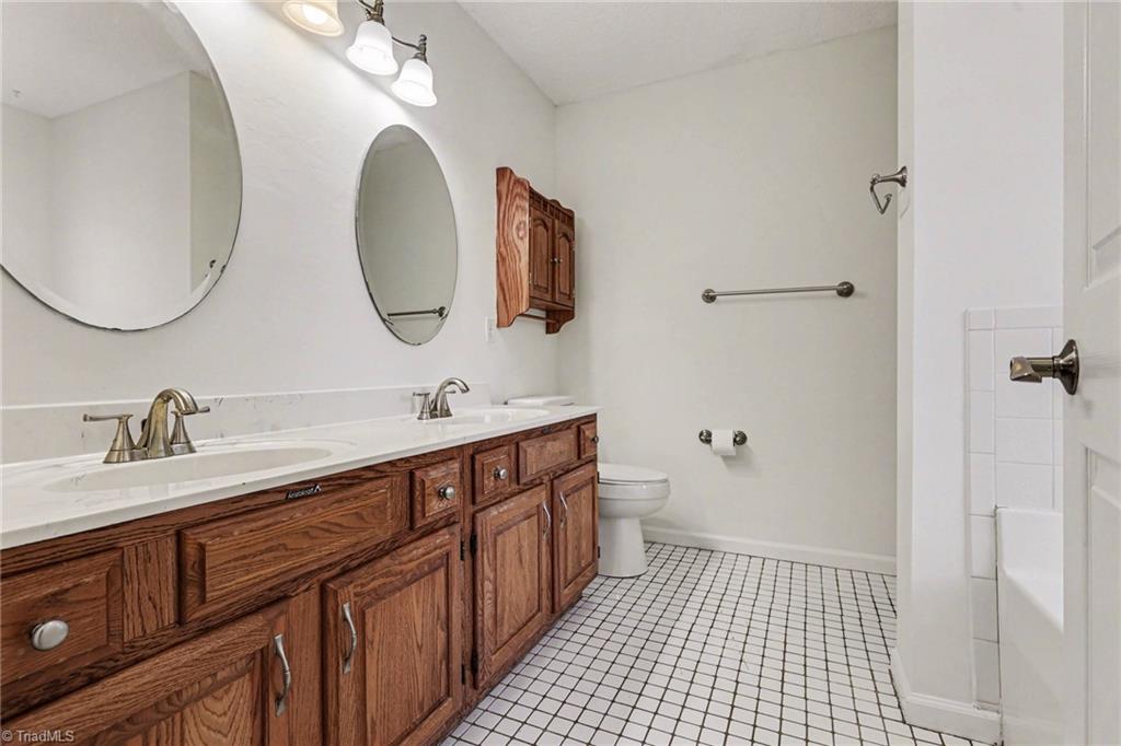 3226 Derby Circle High Point, NC 27265 - Photo 15 of 22