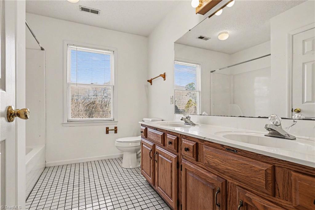 3226 Derby Circle High Point, NC 27265 - Photo 20 of 22