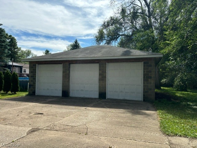 8526 Fosdick Road Cleveland, OH 44125 - Photo 17 of 25 View of garage