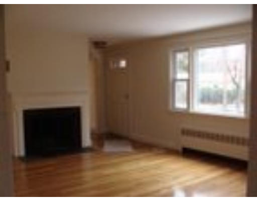 7 Arrowhead Road Concord, MA 01742 - Photo 3 of 10