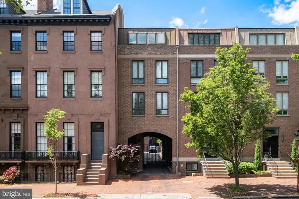 $1,395,000 | 256 South 3rd Street, Philadelphia, PA 19106