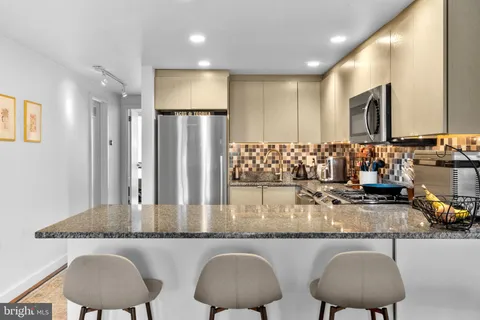 $1,395,000 | 256 South 3rd Street, Philadelphia, PA 19106