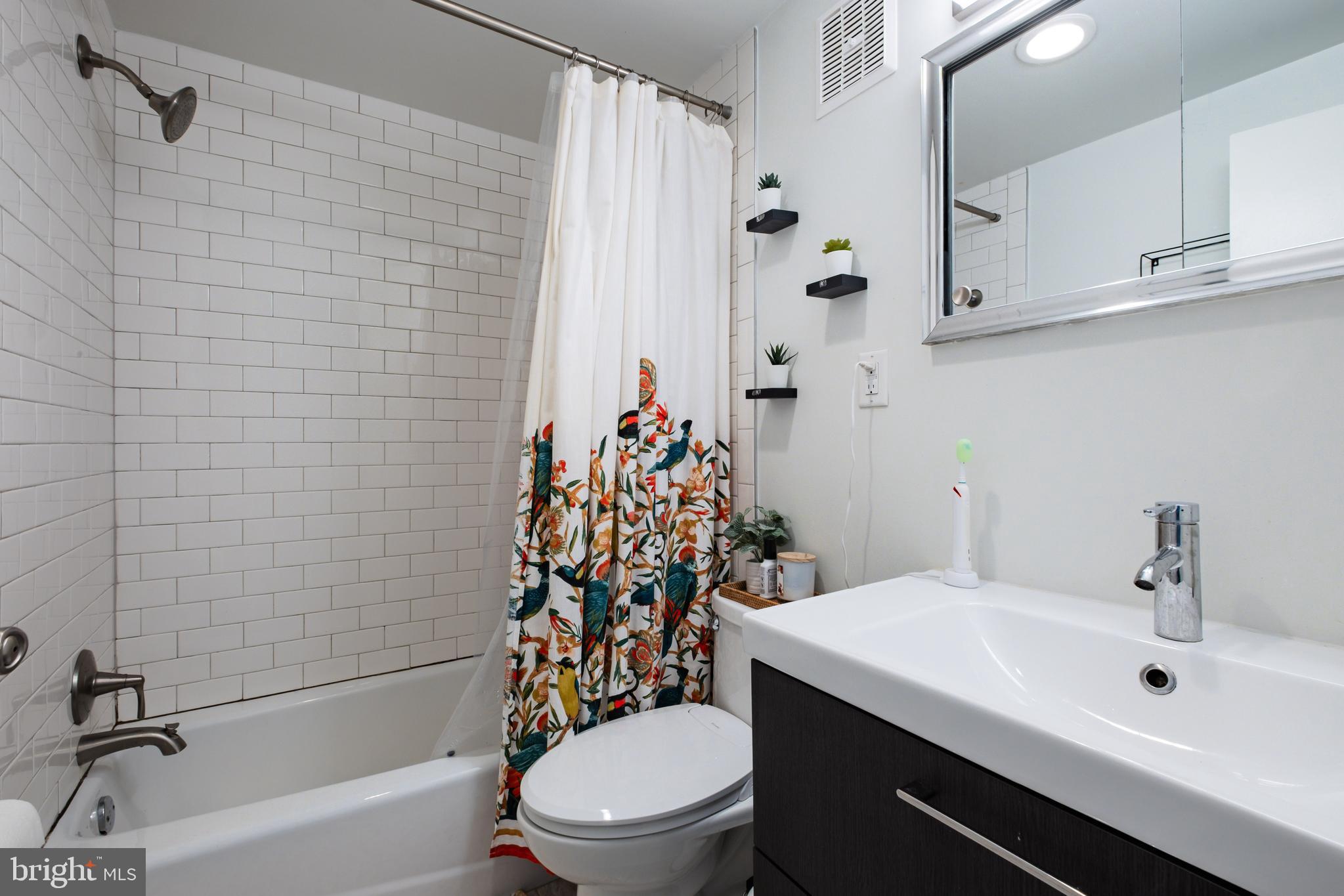 256 South 3rd Street Philadelphia, PA 19106 - Photo 62 of 72 a bathroom with a sink toilet and shower