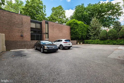 $1,395,000 | 256 South 3rd Street, Philadelphia, PA 19106