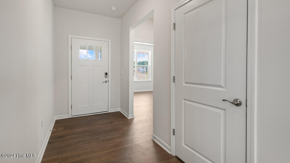 512 Ragapple Lane Aberdeen, NC 28315 - Photo 5 of 39 Bristol