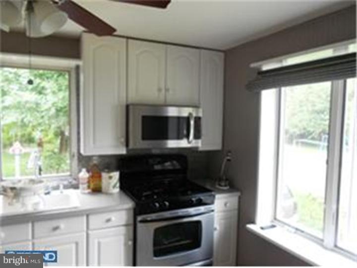 536 Sunset Avenue Maple Shade, NJ 08052 - Photo 4 of 13 Gallery Image 4