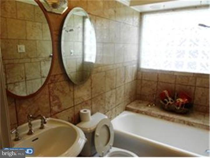 536 Sunset Avenue Maple Shade, NJ 08052 - Photo 6 of 13 Gallery Image 6
